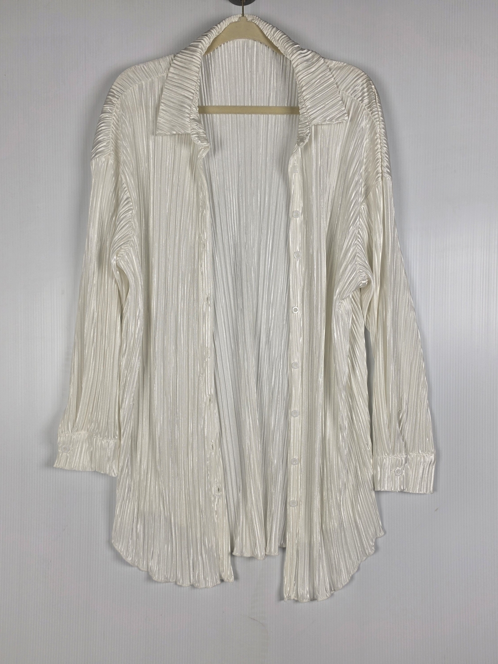 Women's Cream Pleated Button-Front Blouse
